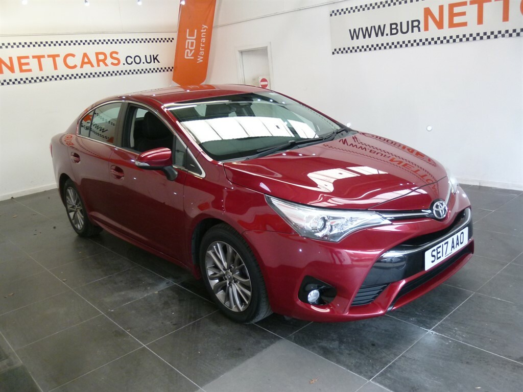 Toyota Avensis Valvematic Business Edition Red #3