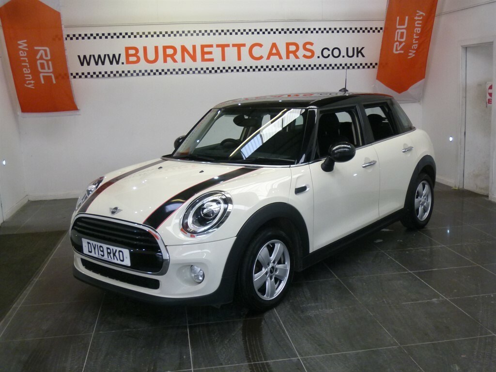 Mini Hatch Cooper Classic White