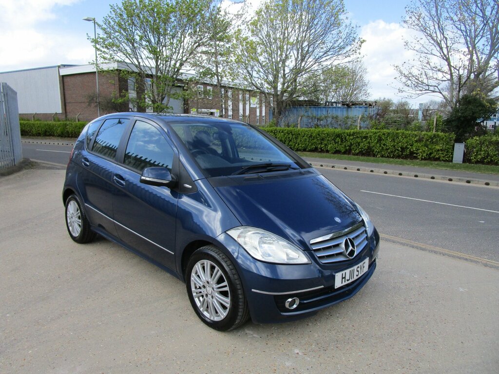Mercedes-Benz A Class 2.0 A160 Cdi Elegance Se Hatchback Cvt Blue