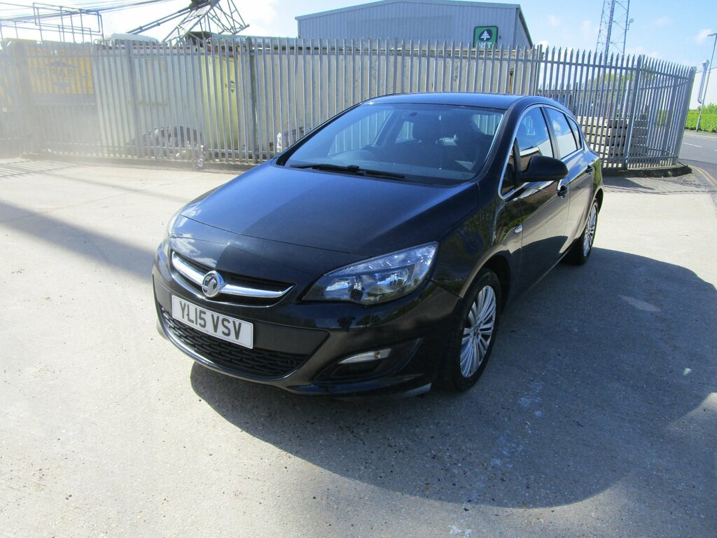 Vauxhall Astra 1.6 16V Excite Hatchback Euro 5 YL15VSV Black #3