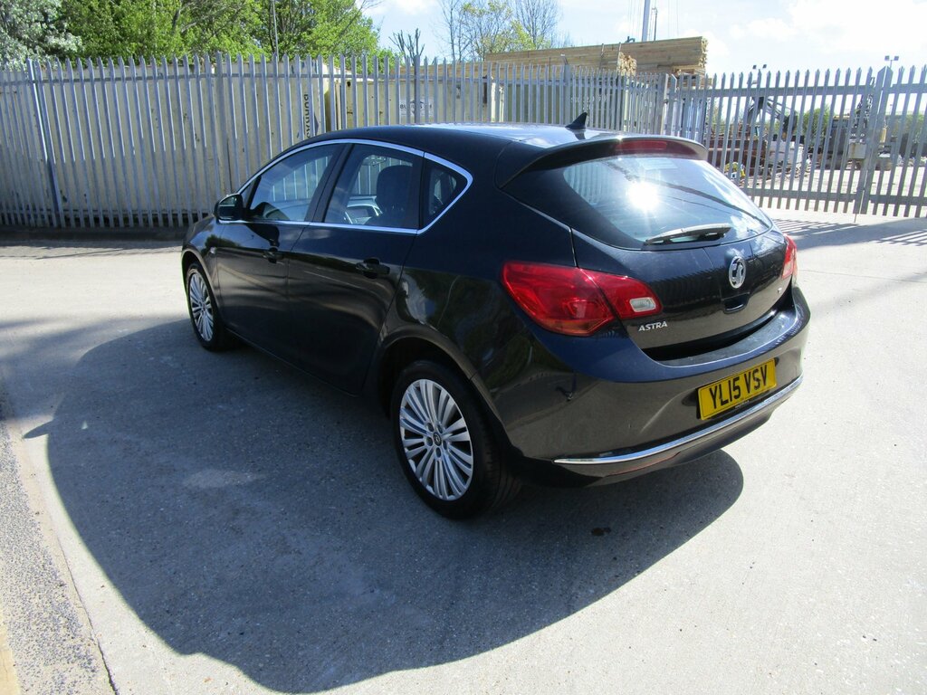 Vauxhall Astra 1.6 16V Excite Hatchback Euro 5 YL15VSV Black #2