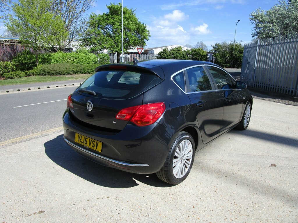 Vauxhall Astra 1.6 16V Excite Hatchback Euro 5 YL15VSV Black #4
