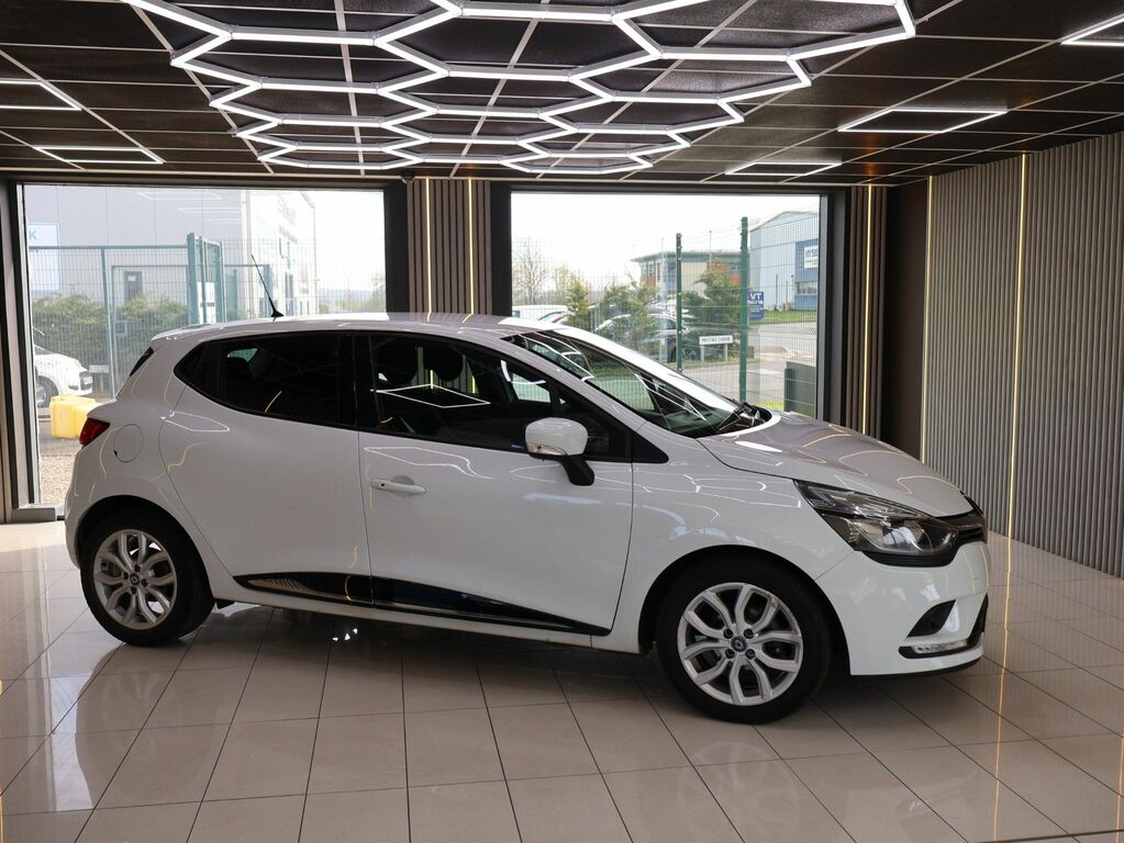 Renault Clio 2017 0.9 Tce Dynamique Nav Hatchback Ma White