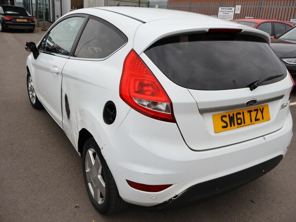 Ford Fiesta 2012 1.25 Zetec Hatchback 129 G SW61TZY White #5