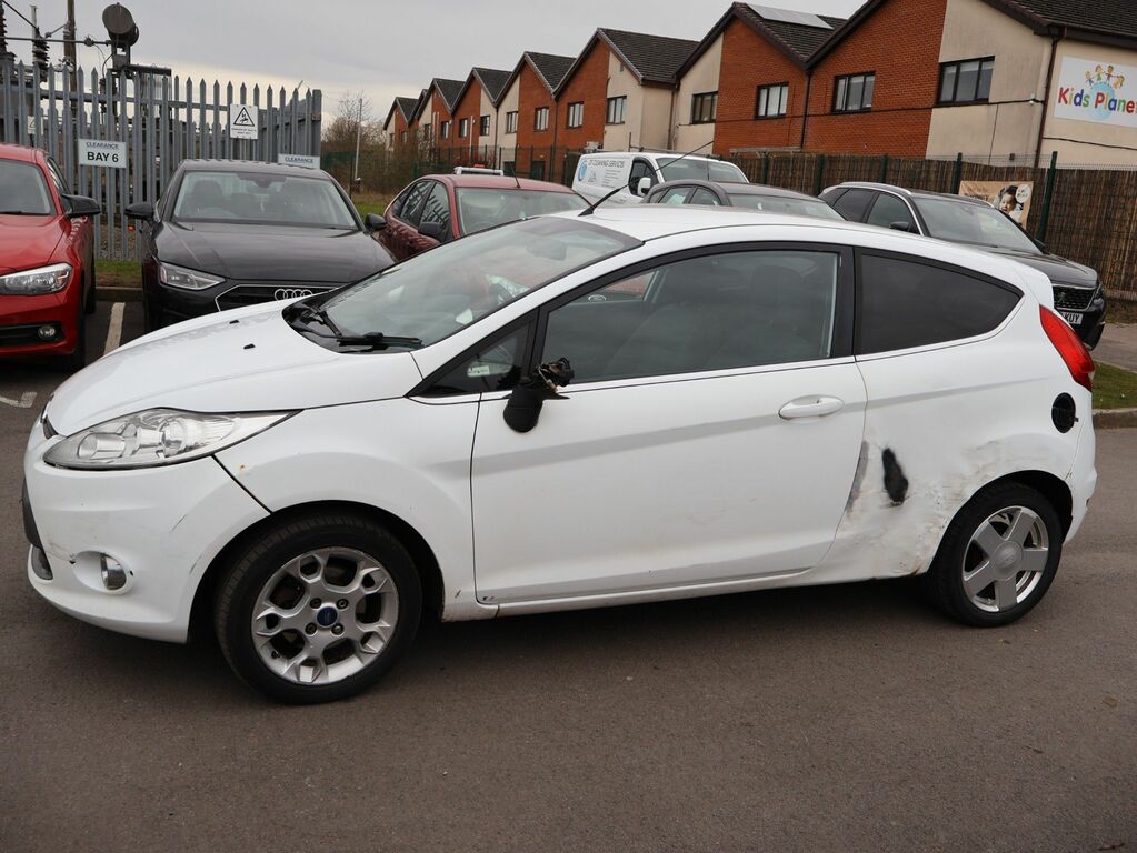 Ford Fiesta 2012 1.25 Zetec Hatchback 129 G SW61TZY White #4