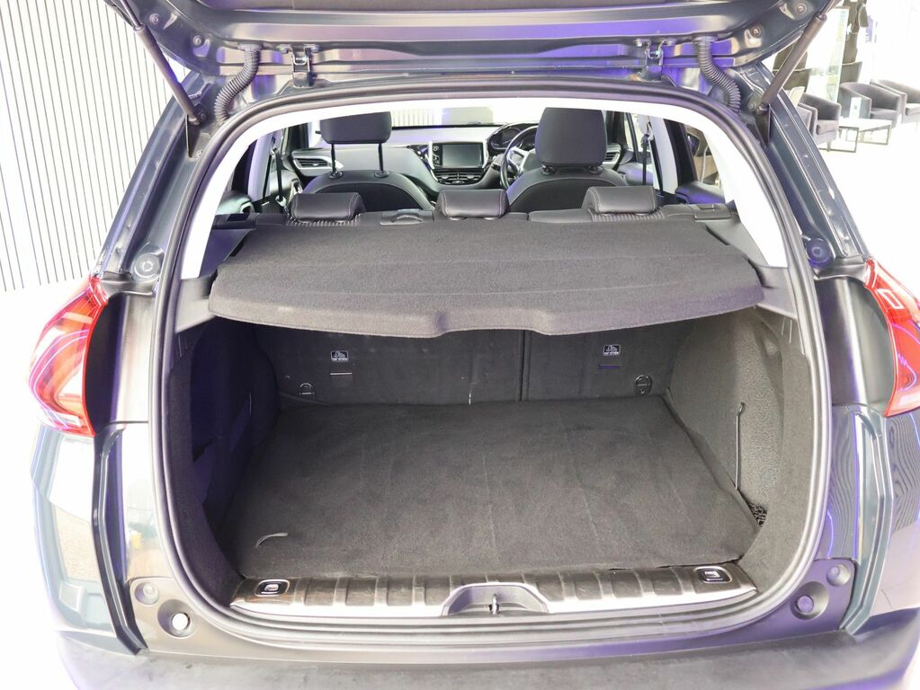 Peugeot 2008 2018 1.2 Puretech Allure Premium Suv Ma VF18AWY Grey #5