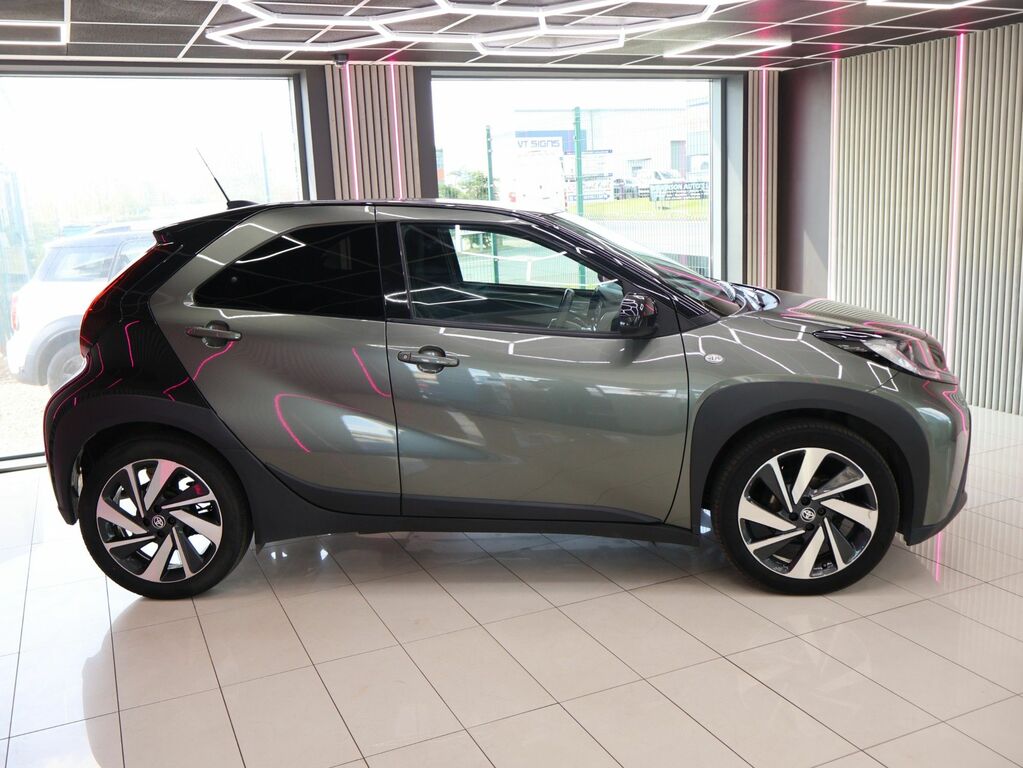 Toyota Aygo X 2023 1.0 Vvt-i Edge Hatchback Eu SO23TRX Green #2