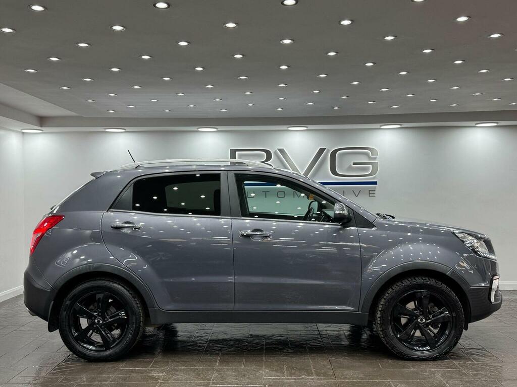 SsangYong Korando Suv 2.2D Le Euro 6 202070 Grey #4