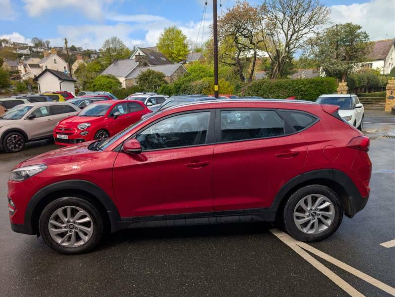 Hyundai Tucson 1.7 Crdi Blue Drive Se Nav 2Wd - 2017 67 CP67UZV Red #4