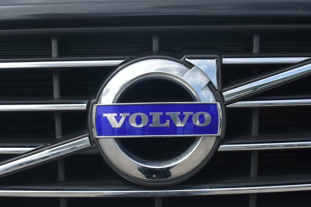 Volvo XC60 2.4 D5 Se Lux Nav Suv Awd Euro 6 RV65PCO Black #3