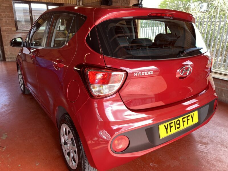 Hyundai I10 Hatchback YF19FFY Red #2