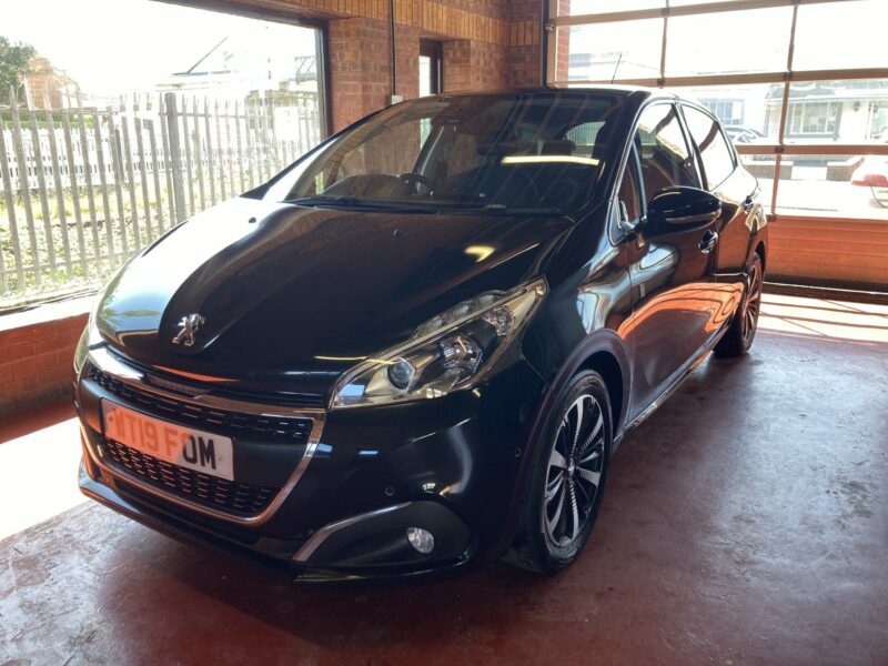 Peugeot 208 Hatchback Black