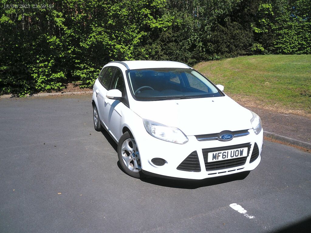 Ford Focus 1.6 Tdci Edge Estate Euro 5 Ss MF61UOW White #2