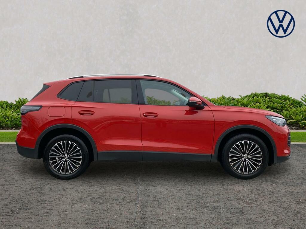 Volkswagen Tiguan 1.5 Etsi 150 Match Dsg  Red #5