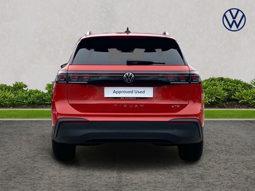 Volkswagen Tiguan 1.5 Etsi 150 Match Dsg  Red #4
