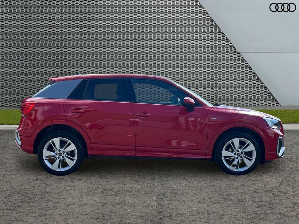 Audi Q2 S Line 35 Tfsi 150 Ps 6-Speed NY23FYB Red #5