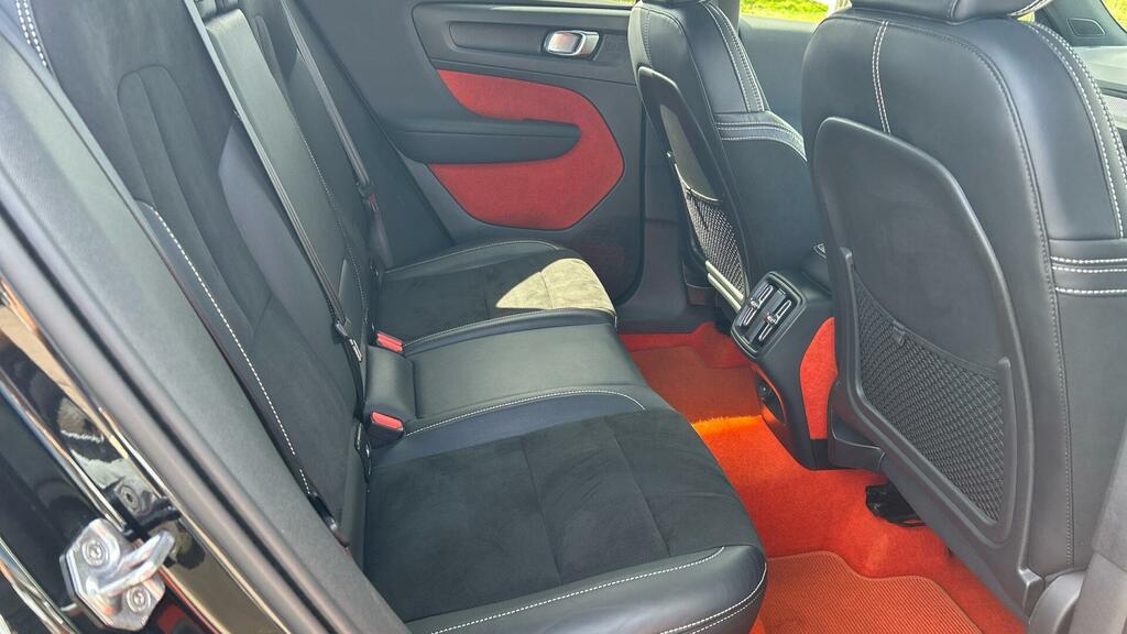 Volvo XC40 R-design Pro T3 Low Mileage Great Condi DP70OJH Black #6
