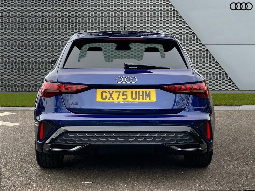 Audi A3 Sportback S Line 35 Tfsi 150 Ps S Tronic GX75UHM Blue #4