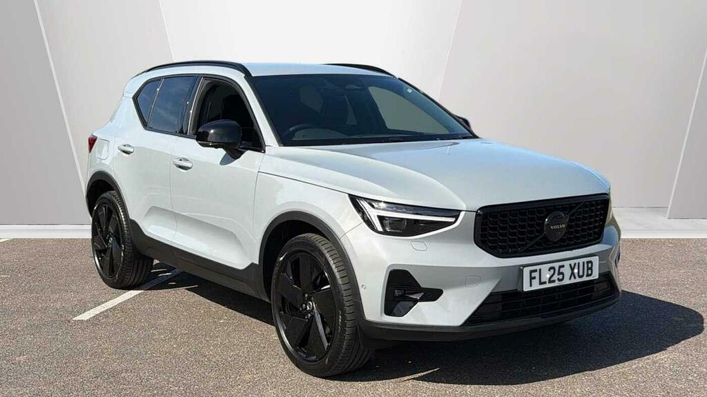Volvo XC40 B4 Plus Pro Black Edition Mhev Grey