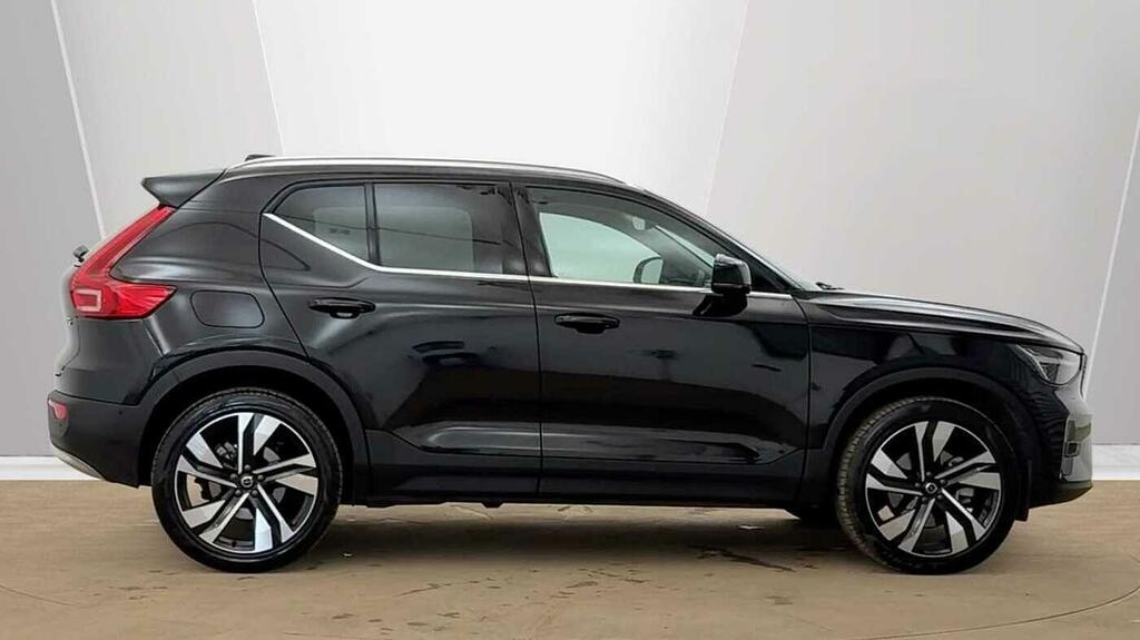 Volvo XC40 B3 Ultra Bright Mhev Blond Leather Employees Car OV75CVD Black #2