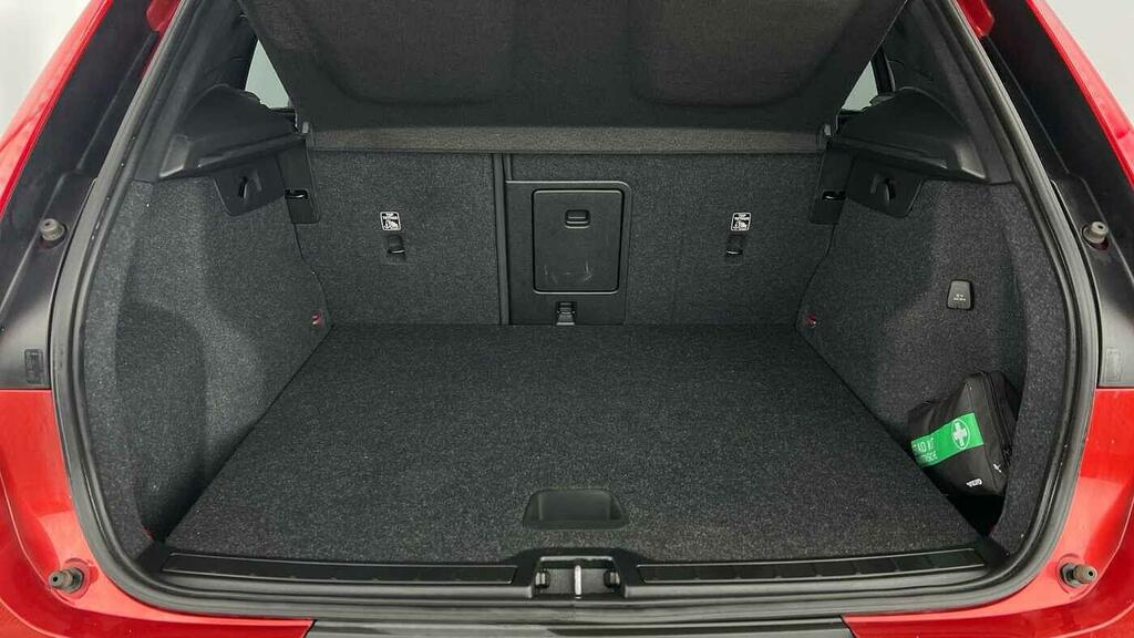 Volvo XC40 T3 R-design One Owner Charcoal Nappa Leath YM71TEO Red #5