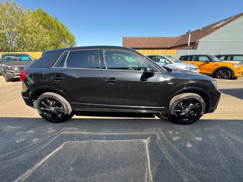 Audi Q2 Tfsi S Line CX21ZVE Black #5