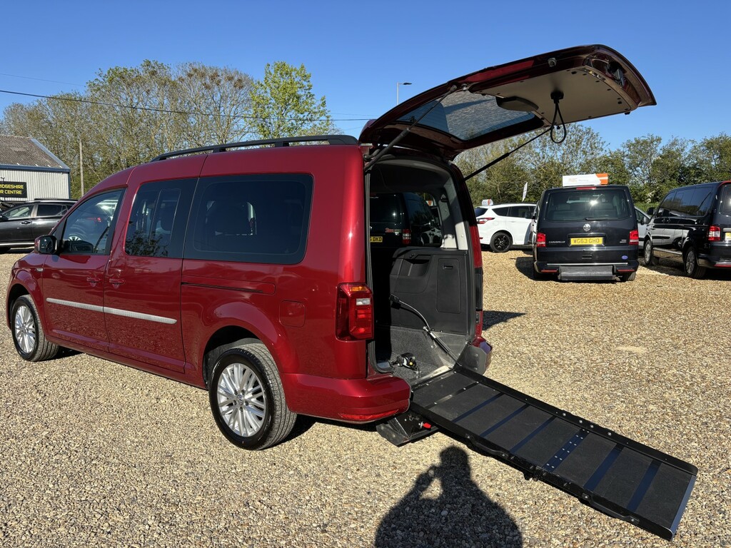 Volkswagen Caddy Maxi Life Mpv Wav Wheelchair Accessible Vehicle 2.0 Tdi 201 Red #6