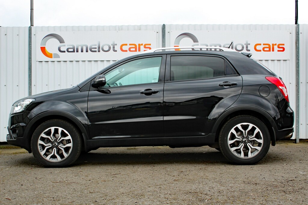 SsangYong Korando Suv 2.2 D Elx 2016 Black #4