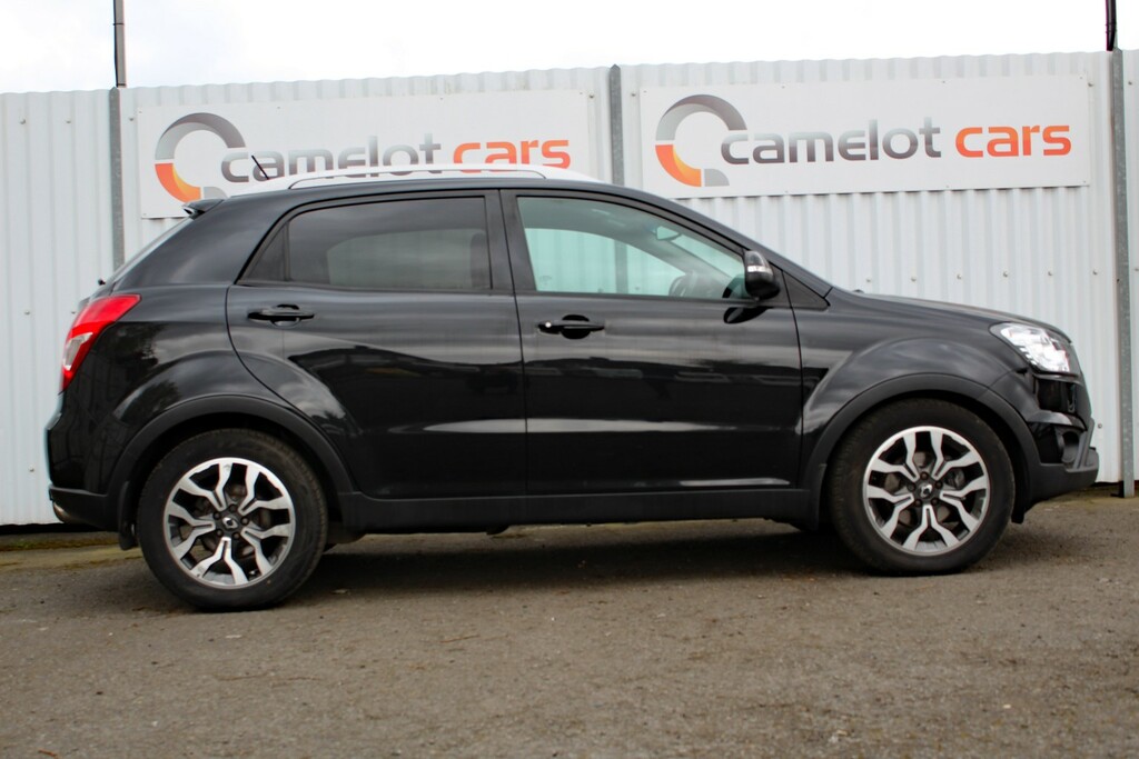 SsangYong Korando Suv 2.2 D Elx 2016 Black #5