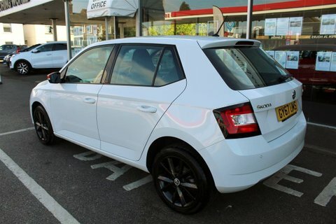 Skoda Fabia Redline Tsi GY67UMS White #3