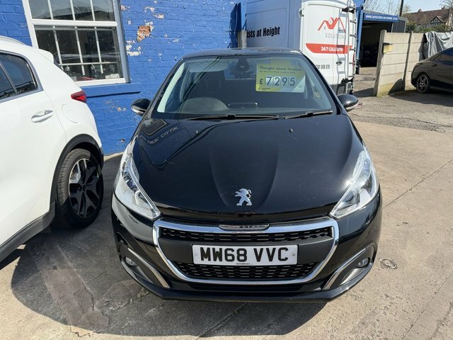 Peugeot 208 1.2 Puretech Signature Hatchback MW68VVC Black #3