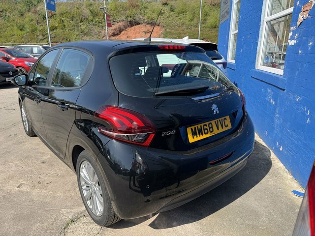 Peugeot 208 1.2 Puretech Signature Hatchback MW68VVC Black #6