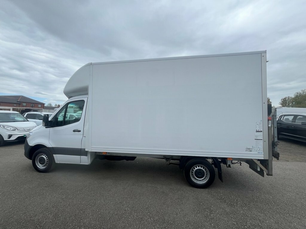 Mercedes-Benz Sprinter 2L Progressive KP22GWY White #2