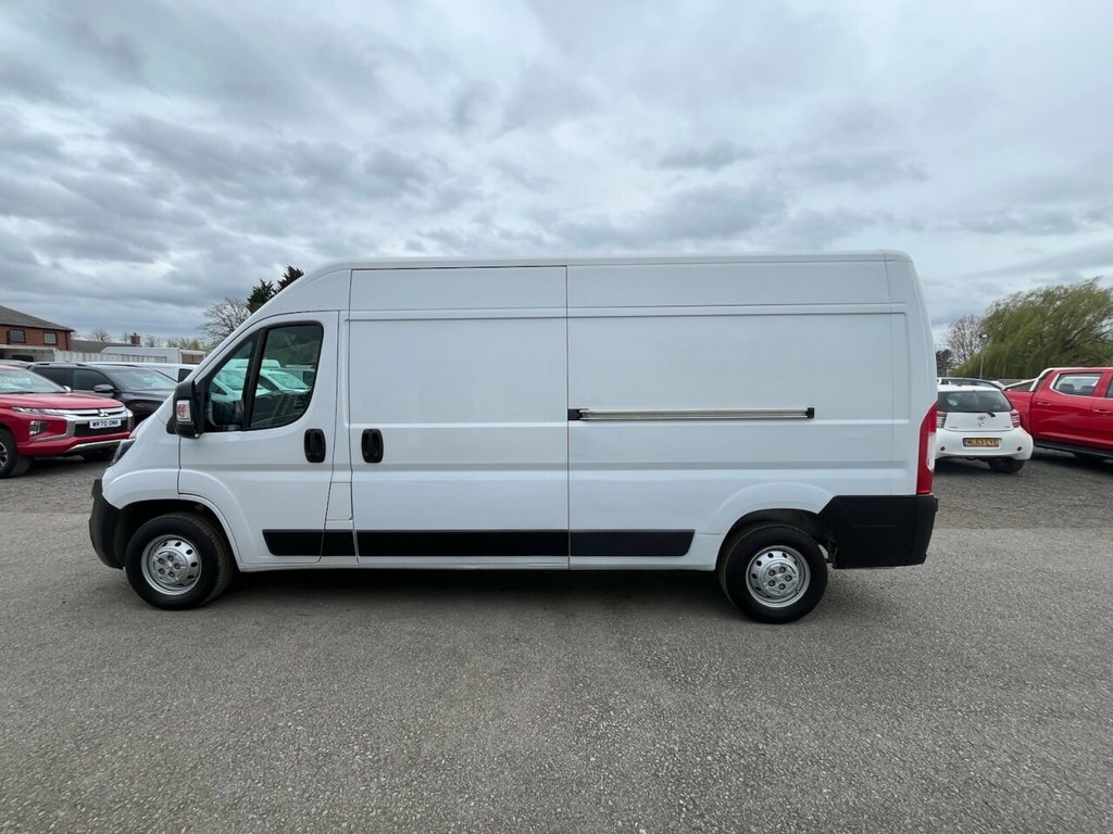Peugeot Boxer 2L Professional MM72SVV White #3