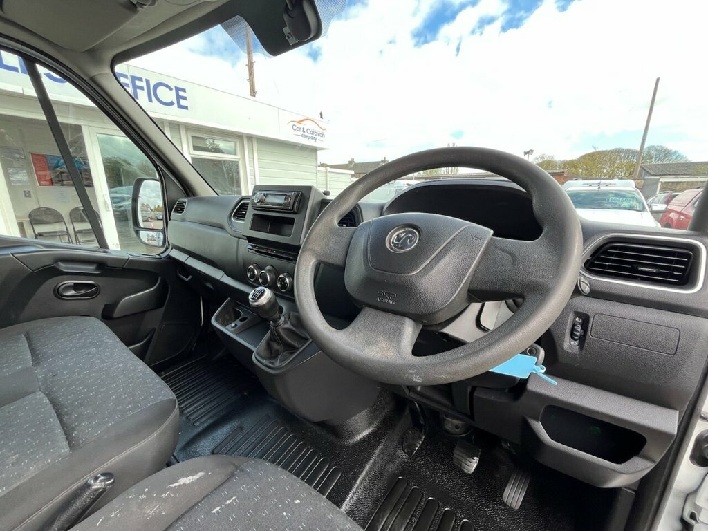 Vauxhall Movano 2.3L Edition DN71FMD White #5