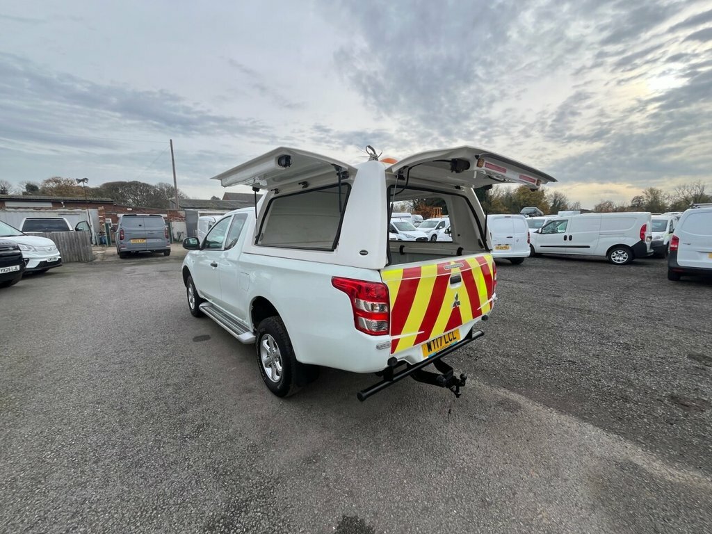 Mitsubishi L200 2.4L Cc 4Life WT17LCL White #6