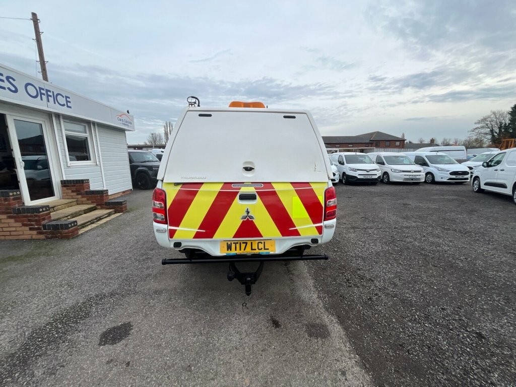 Mitsubishi L200 2.4L Cc 4Life WT17LCL White #4