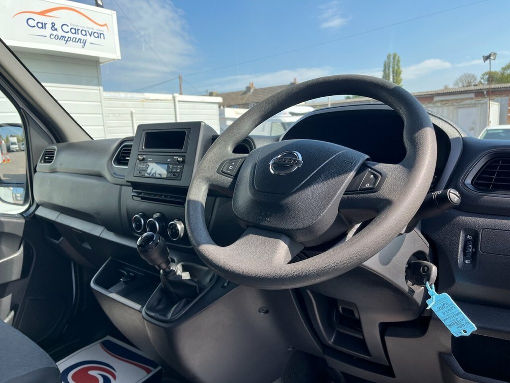 Nissan InterStar 2L Acenta WD72GUK White #3
