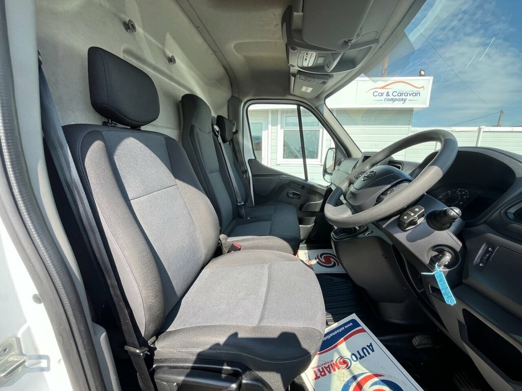 Nissan InterStar 2L Acenta WD72GUK White #5