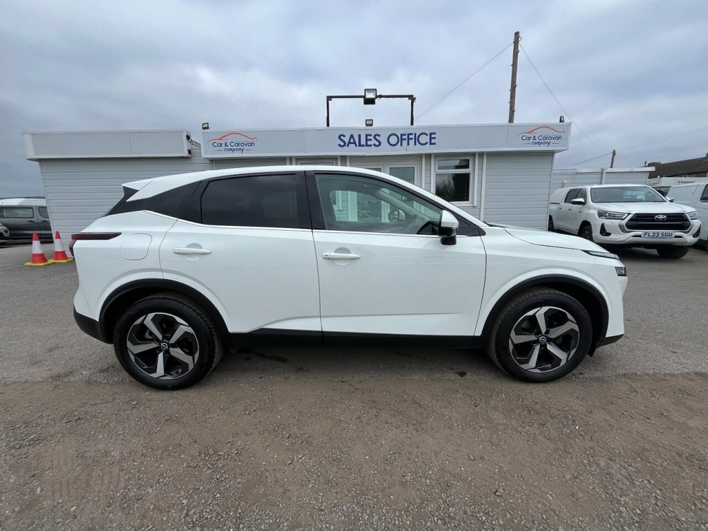 Nissan Qashqai 1.3L N-connecta FX73YLC White #5