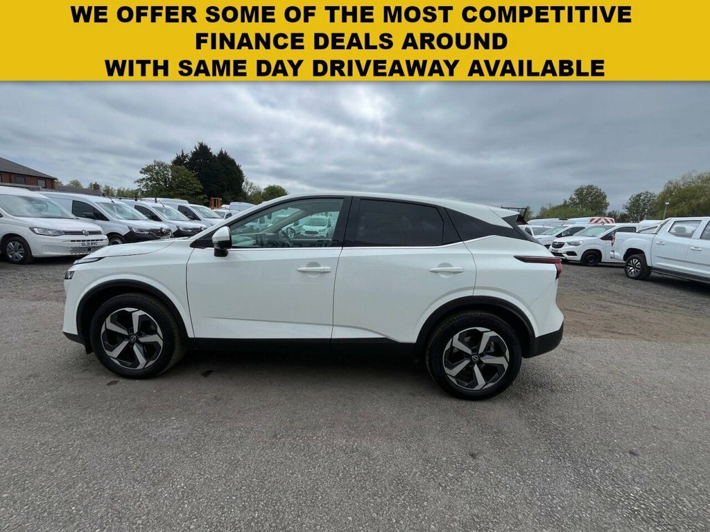 Nissan Qashqai 1.3L N-connecta White