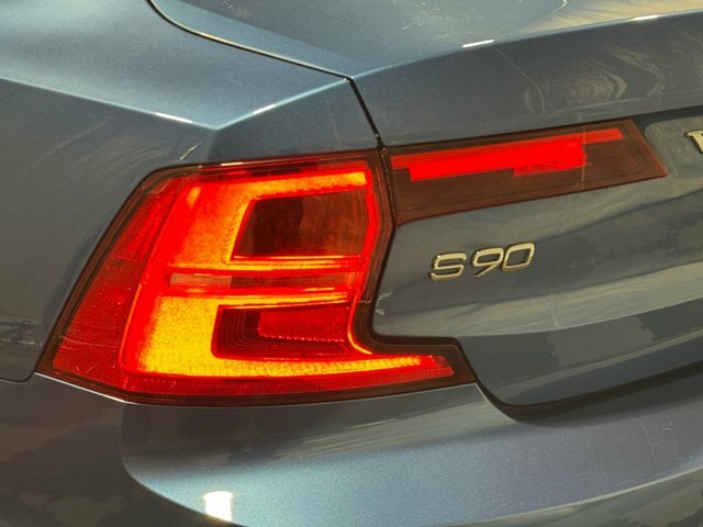 Volvo S90 D4 R-design Saloon Blue #6