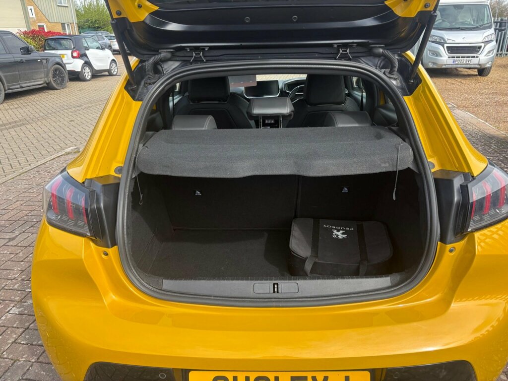 Peugeot e-208 50Kwh Gt Premium SH21FYJ Yellow #6