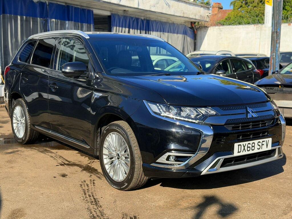 Mitsubishi Outlander 2.4H Twinmotor 13.8Kwh 4H Cvt 4Wd Euro 6 Ss Black