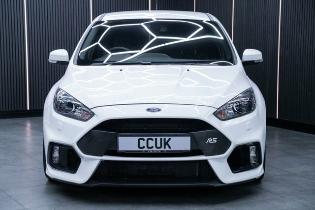 Ford Focus 2.3T Ecoboost Rs Hatchback Awd E ET66ZFN White #2