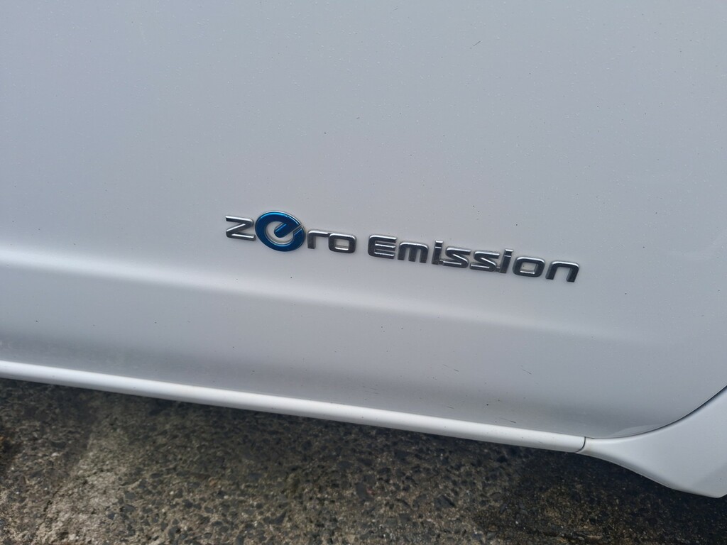 Nissan e-NV200 80Kw Tekna Van 40Kwh - 2018 68 White #8