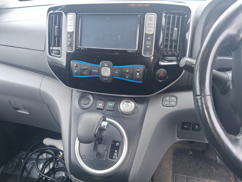 Nissan e-NV200 Panel Van Tekna 2018 White #5