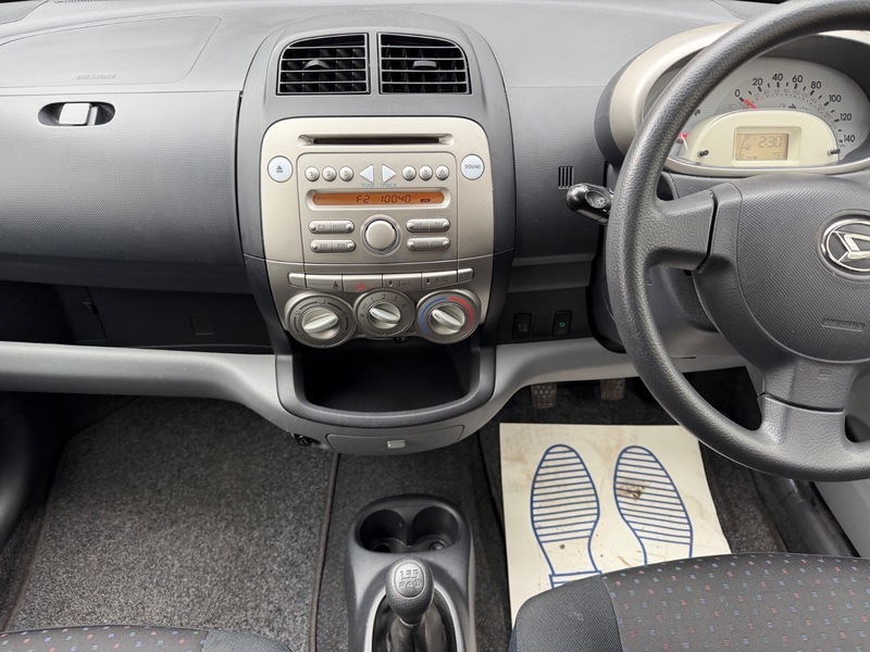 Daihatsu Sirion Hatchback Se 2009 Silver #25
