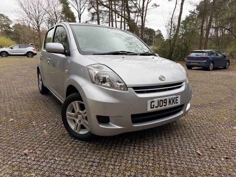 Daihatsu Sirion Hatchback Se 2009 Silver #2