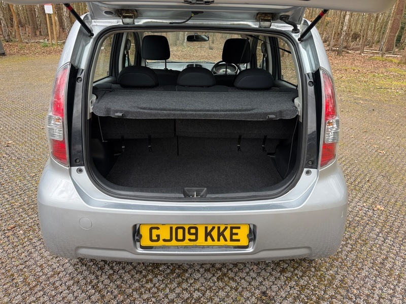Daihatsu Sirion Hatchback Se 2009 Silver #36